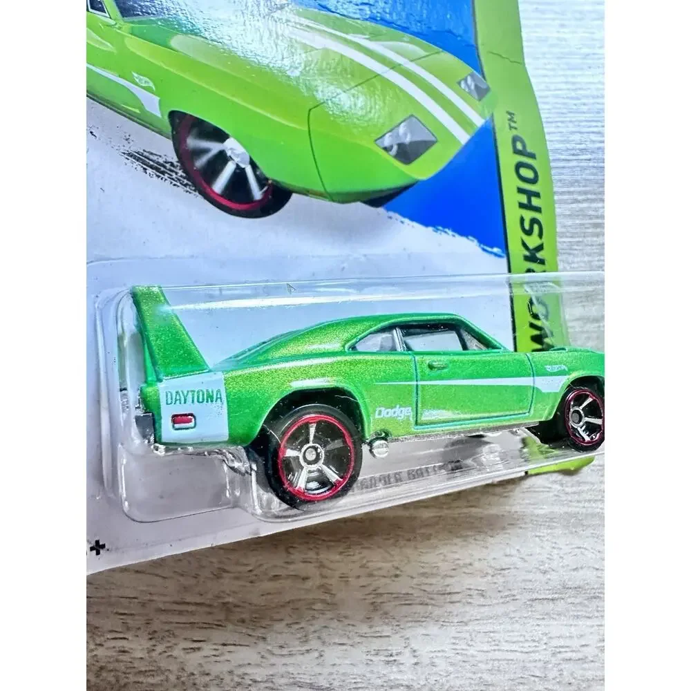Hot Wheels 2013 HW Workshop '69 Dodge Charger Daytona Green 234/250 Hotwheel H44